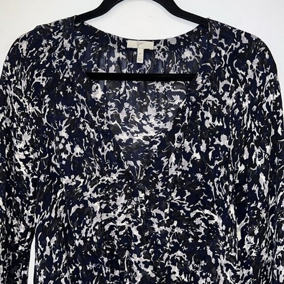 JOIE Black Gray Bohemian Silk Flowy Blouse size Medium - Picture 4 of 16